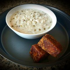 A picture of Padenghi Ganji (Whole Moong-Rice Porridge).