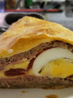 Una foto de Rollo de carne relleno con hojaldre