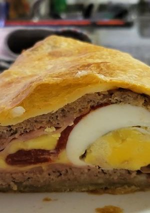 Una foto de Rollo de carne relleno con hojaldre