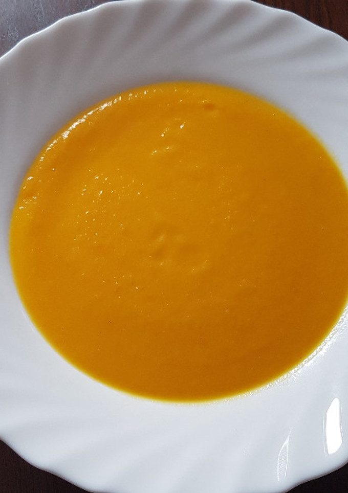 Una foto de Crema de calabaza con zanahoria. Fácil