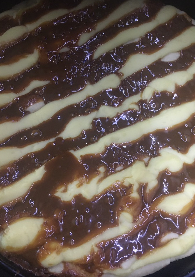 Una foto de Torta con crema pastelera y dulce de leche!!