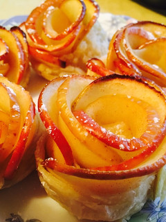 A picture of Rose Apple Pie.