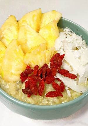 Foto resep Sarapan Diet : Tropical Chia Seed Oatmeal Nanas Kelapa (199 kkal)