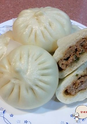 紅蔥肉燥青蔥肉包 的食譜成品照片