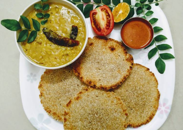 Recipe: Yummy Masala khichdi- Bhakhri with Instant Garlic Chutney