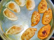 Una foto de masa de empanada