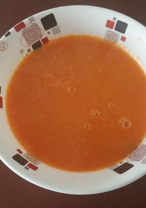 Una foto de Sopa de tomate casera 🍅