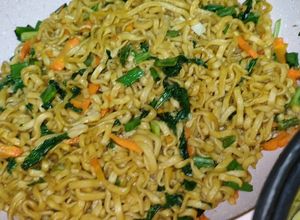 Foto resep 102. Mie Goreng Burung Dara Pipih Pendamping Nasi Kuning