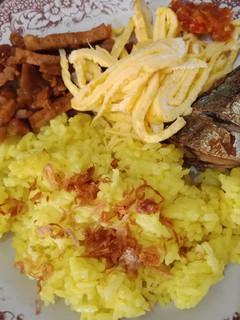 Foto resep Nasi kuning ricecooker