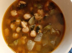 Una foto de Sopa de garbanzo con mucho sabor