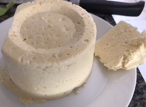 Una foto de Queso llanero Venezolano