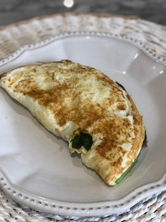 Una foto de 🥚 Omelette de Claras, Espinacas y Levadura Nutricional 🥚