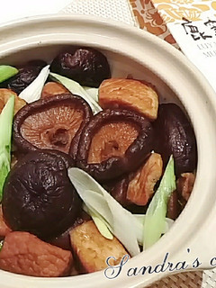香菇燉肉 的食譜成品照片