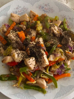 Una foto de CHOP SUEY DE VERDURAS Y POLLO 🌶🍗