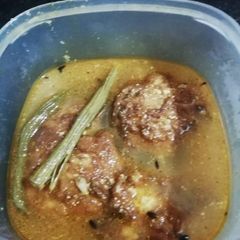 A picture of Kofta jhol.
