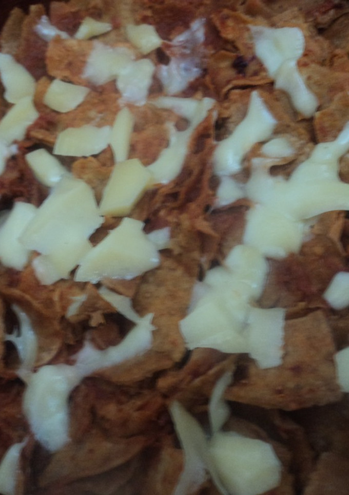 Una foto de Chilaquiles mexicabos al chipotle