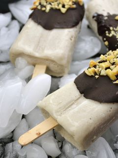 香蕉牛奶巧克力榛果冰棒 的食譜成品照片