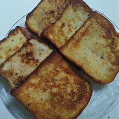 A picture of French toast.