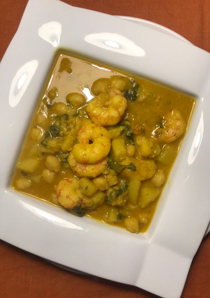 Una foto de Garbanzos del cocido con gambas