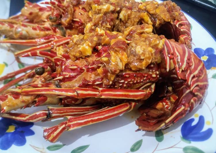 PATUT DICOBA! Cara Membuat Lobster saos singapore simple