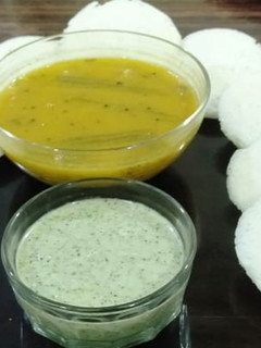 ઈડલી સાભાર(idli recipe in gujarati) રેસીપી મુખ્ય ફોટો