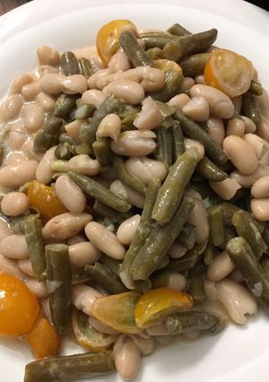 A picture of Green and White Bean Salad.