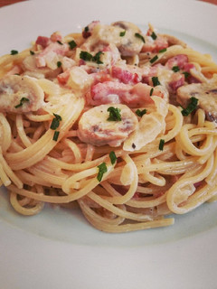 Una foto de Spaghettis carbonara a mi manera