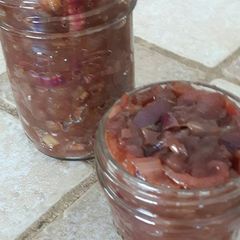 A picture of Candied onions with port.