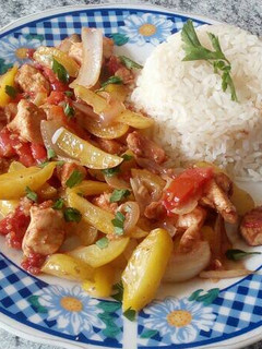 Una foto de Saltado de olluco