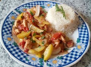 Una foto de Saltado de olluco