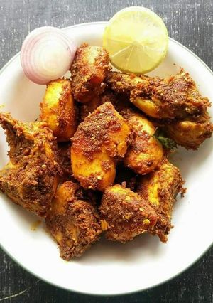 A picture of Chicken Dry ghee roast.
