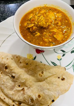 A picture of Chicken Korma.