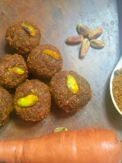 கேரட் லட்டு(Carrot Laddu) 🥕 செய்முறை முக்கிய புகைப்படம்