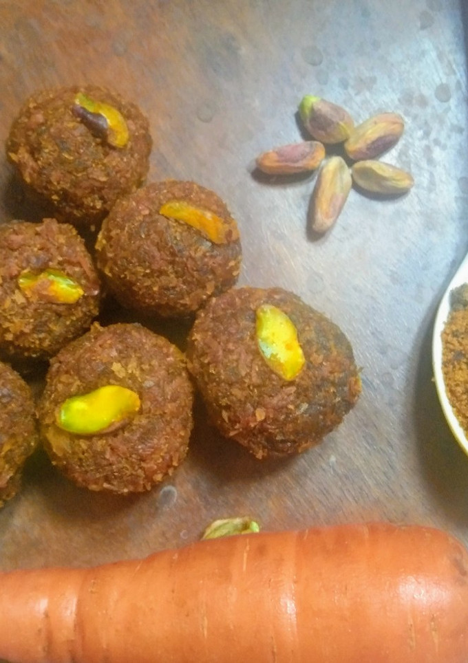 கேரட் லட்டு(Carrot Laddu) 🥕 செய்முறை முக்கிய புகைப்படம்