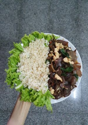 รูปของ กะเพราเห็ดหูหนู