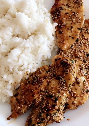 Foto principal de Arroz con pechuga de pollo y sésamo
