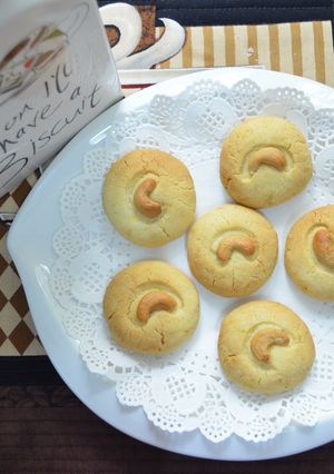 A picture of Easy Orange Nutmeg Cookies.