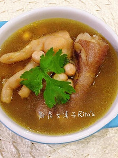 蒜香花生鳳爪湯 的食譜成品照片