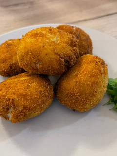 Una foto de Croquetas de rape y gambas