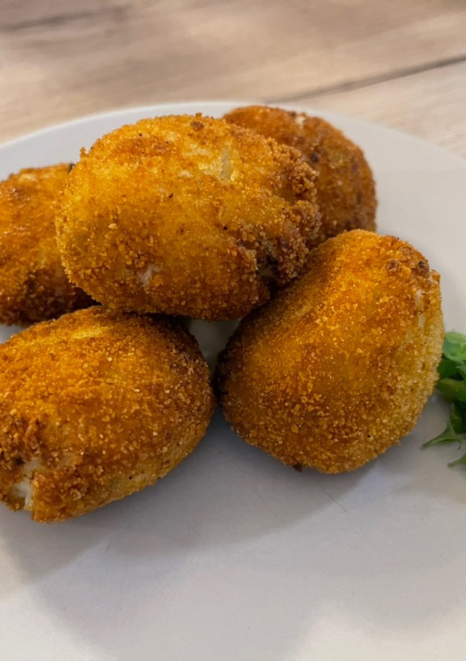 Una foto de Croquetas de rape y gambas