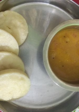 A picture of Instant Spongy Samolina Idli.