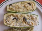 Calabacitas rellenas de requesón con aceitunas