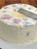 Postre de coco y fresas