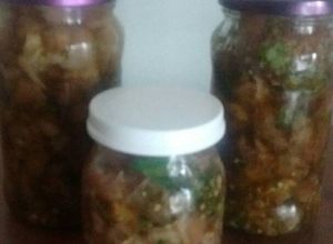 Una foto de "Patitas de cerdo al escabeche" 😋😋😋😋