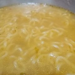 A picture of Maggi chatt patta soup.
