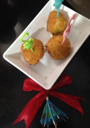 A picture of Potato cheese balls.