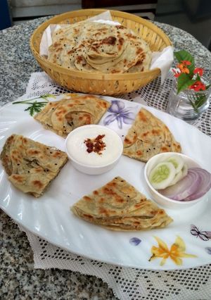 A picture of Chicken Stuffed Lachcha Paratha.