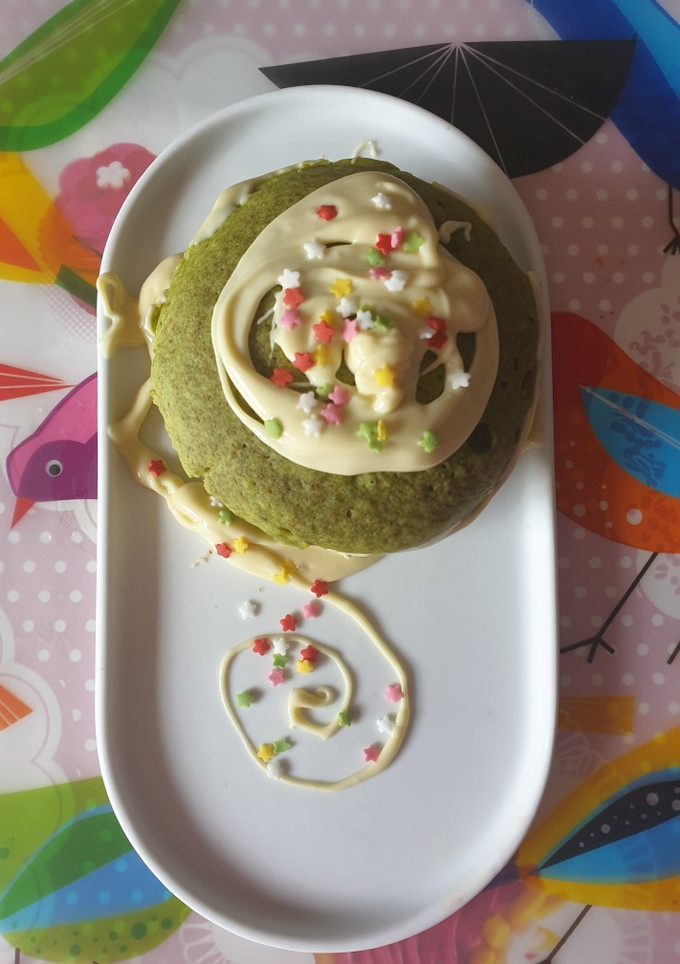 Una foto de Bizcocho de té matcha en 3 minutos 💫con leche de coco