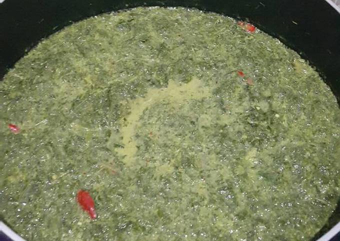 Resep Sayur Daun Ubi Tumbuk Santan Oleh Me Nheenhaobink Cookpad