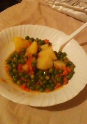 A picture of Peas potatoes stew.